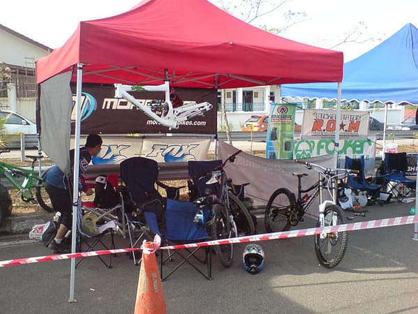 The AG Suspension tent at the Mt Austin JB Race